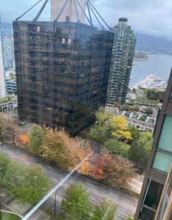 Luxury 2BD 2BA condo in heart of downtown Vancouver w parking - 3