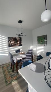 Slice of Heaven! 3 Bdrm Duplex 10 minutes drive to Spruce Meadows, with easy access to Stampede and Banff, CENTRAL AC available Mid Spring 2026! - 8