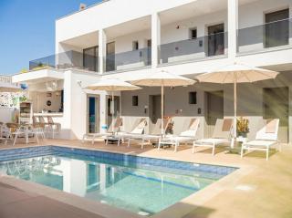 Elegant Maltepe Accommodation - 9