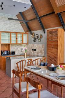 Privy Stays- Teakwood Villa, Alibag - 6