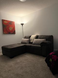 Slice of Heaven! 3 Bdrm Duplex 10 minutes drive to Spruce Meadows, with easy access to Stampede and Banff, CENTRAL AC available Mid Spring 2026! - 4