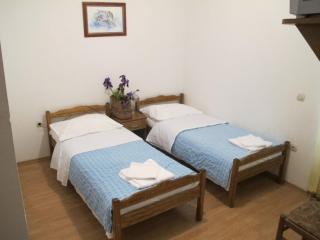 Apartments and Rooms Degenija - Starigrad-Paklenica - 3
