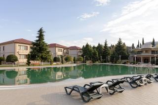 Ramada Plaza by Wyndham Gence - 2