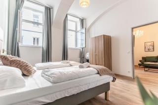 8-min Walk to Westbahnhof Chic 1BR Apartment - 9