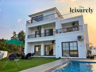 StayLeisurely Villa Corner Front, Karjat - 0