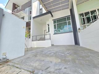 Shamrock Beach Villa Batu Ferringhi - 9