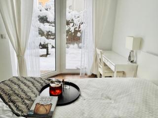 Bronowice Art Garden - Cozy Apartment with Garden and Parking - 4