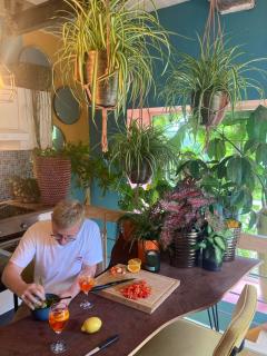 Plantkot, a cozy apartment full of plants of tinykot - 5