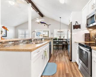 Bailey Beach House Beach Views - 6