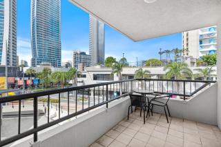 Bright Coastal Retreat - 7