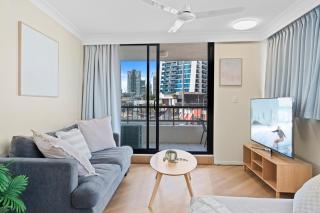 Bright Coastal Retreat - 5