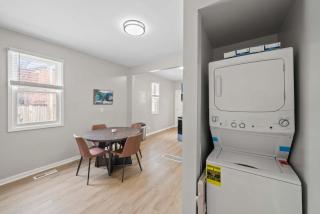 Short North 2BR, 2 Kings and Free Parking - 2