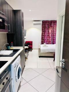 Studio Delight at the Gardens - 1