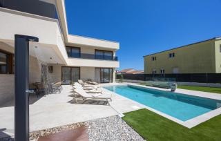 Gorgeous Home In Kastel Luksic - 4