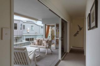 Sunny and Spacious - moments from the Beach and Downtown - Mount Maunganui - 2