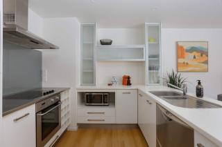 Sunny and Spacious - moments from the Beach and Downtown - Mount Maunganui - 5