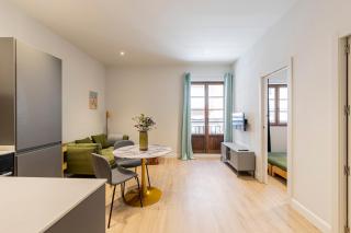 Beautiful in the center - 0