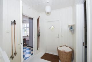 Smuk svensk ødegård midt i skoven tæt på sø - 9