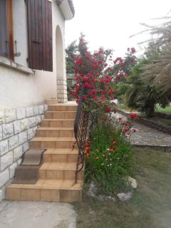 NEW - Vacation Villa, Pool & Private Parking - 1