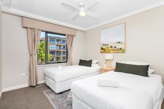 Elevated City Living with Stunning Parkside Views - 5