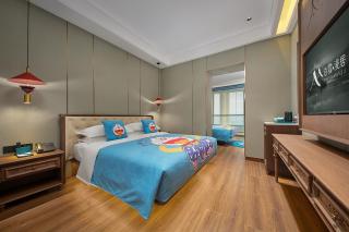 Cloud-Walk Hotel Panoramic High-Rise Cityscape Within 100 Meters of Metro Line 3 - 8
