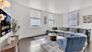 HEB403 Spacious & Stylish 2 Bedroom Condo Downtown Fort Worth, Free Parking, Walk to Convention Center - 8