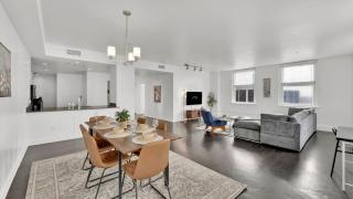 HEB403 Spacious & Stylish 2 Bedroom Condo Downtown Fort Worth, Free Parking, Walk to Convention Center - 5