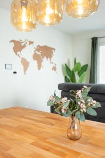 Central Alpine Stay - Modern & Free Parking - 2