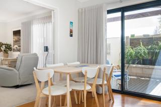 Scarborough Central - Ocean Glimpse Retreat - 3