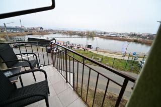 FLH - Binder Lake View with AC - 1