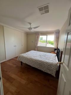 Ladies-Only, comfortable, fast wi-fi and lots more - 6