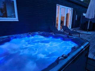 Lovely Newer Holiday Home Near Beautiful Beach - 0