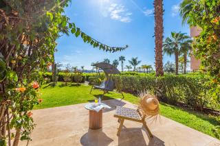 Prestigia 2BR Garden-Level Bohemian Chic - 7