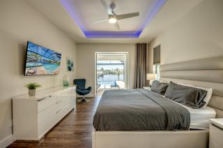 CoralVilla Infinity - modern, on water, infinity pool, spa, outdoor kitchen, BBQ - 6