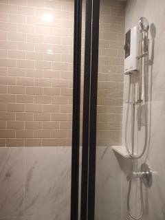 1 point 5 BR Heated Jacuzzi Infinity Pool Kitchen 10 min to BTS Phaya Thai no noise pollution - 2