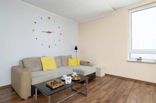 Wyjątkowy Apartament z Parkingiem & Balkonem z Widokiem by Noclegi Renters - 0