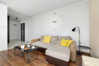 Wyjątkowy Apartament z Parkingiem & Balkonem z Widokiem by Noclegi Renters - 5
