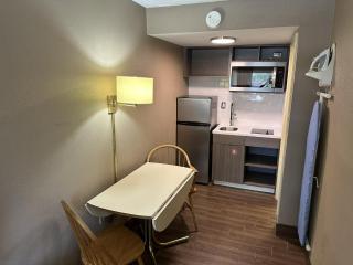 Red Roof Inn & Suites Marysville - 8