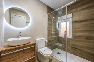 Bright Modern Home with Terrace - 7