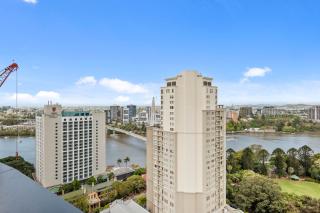 Premium CBD Stay Incredible River Views - 2