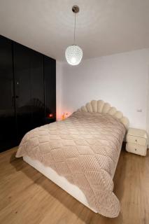 Komsi Group Apartments Tirana - 1