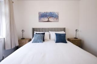 Westhoughton 3 Bedroom House - Free Parking - 1