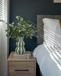 Beautiful 4 Bedroom - Close to QE Hospital & Uni - 6