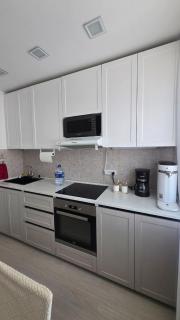 Cozy Apt Close to All Attractions - 6