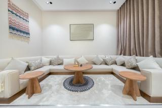 غرفة وصالة طراز وابي سابي تسجيل دخول ذاتي - 3