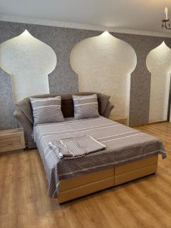 Квартира с дизайнерським ремонтом - 8