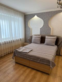 Квартира с дизайнерським ремонтом - 3