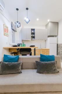 45sqm , Center , 20m Tsimiski Str , 65'' tv , Netfix , Optical Fiber - 2