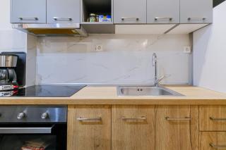 45sqm , Center , 20m Tsimiski Str , 65'' tv , Netfix , Optical Fiber - 1