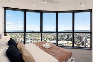 Queens Wharf | Lavish Gem, Majestic View, Parking! - 3
